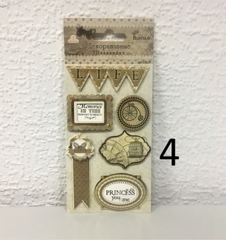 Бумажные стикеры с клеевой основой на картоне