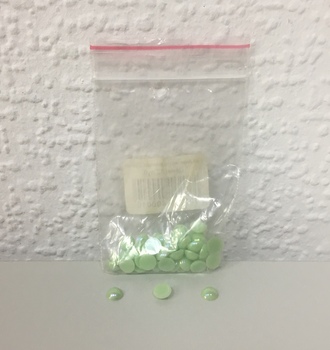 Бусины половинчатые (50шт) в ассортименте