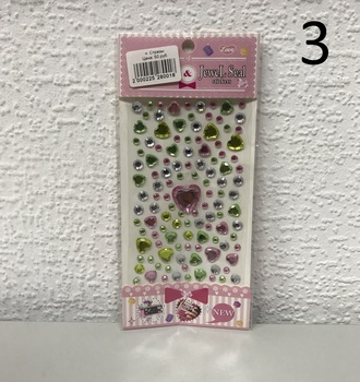 +  Стразы на клееввой основе