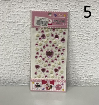 +  Стразы на клееввой основе