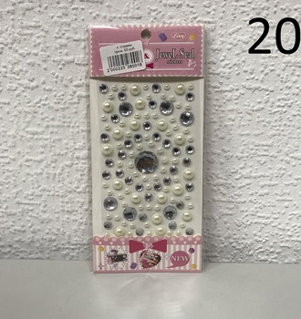 +  Стразы на клееввой основе