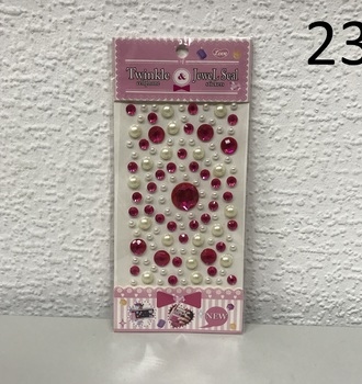 +  Стразы на клееввой основе